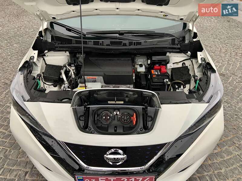 Хетчбек Nissan Leaf 2020 в Дніпрі
