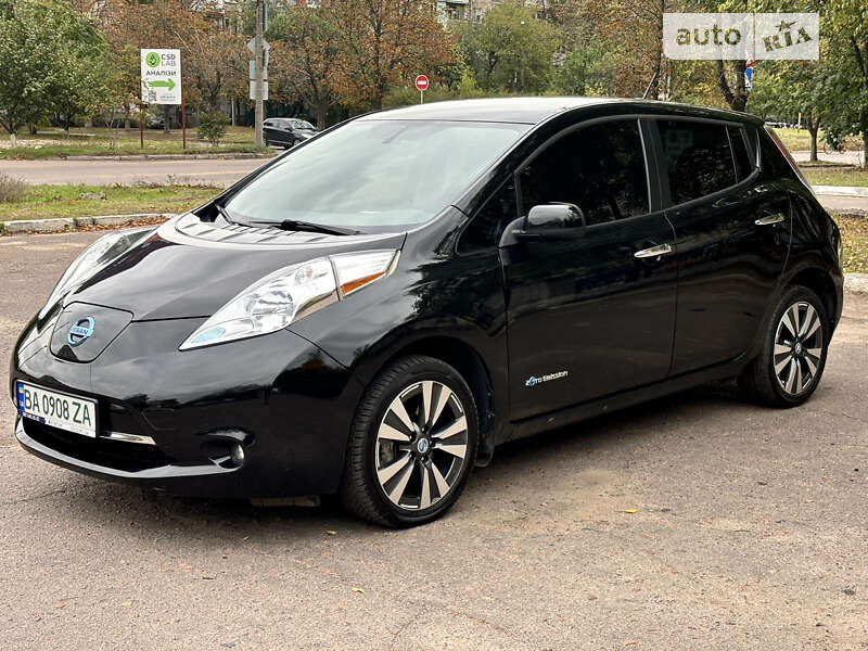 Хетчбек Nissan Leaf 2015 в Кропивницькому