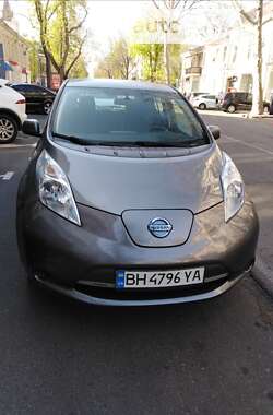 Хетчбек Nissan Leaf 2015 в Одесі