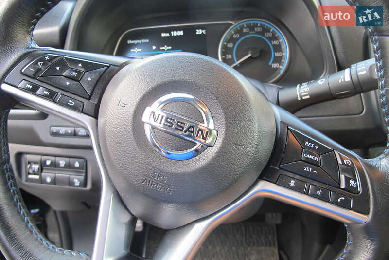 Хэтчбек Nissan Leaf 2021 в Киеве
