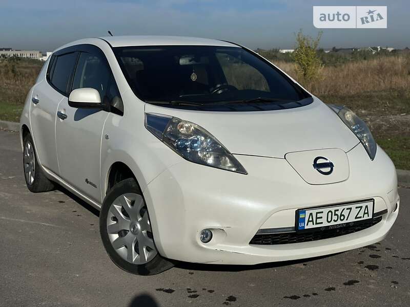 Хэтчбек Nissan Leaf 2014 в Днепре