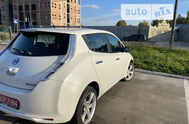 Хэтчбек Nissan Leaf 2014 в Киеве