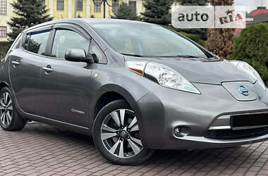 Хэтчбек Nissan Leaf 2016 в Днепре