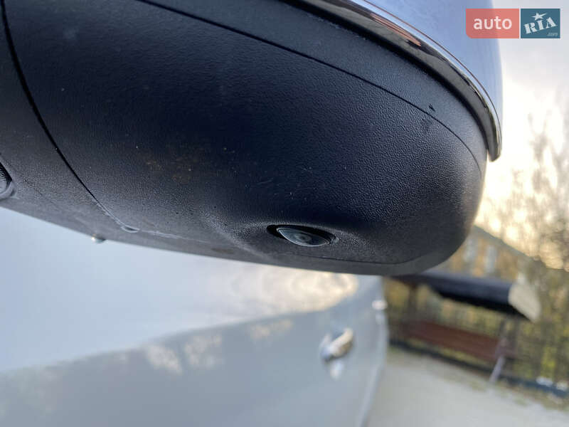 Хэтчбек Nissan Leaf 2014 в Ровно