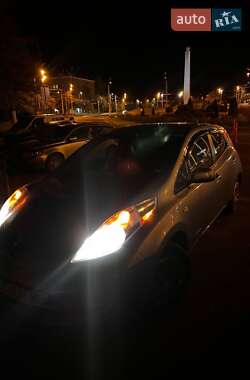 Хэтчбек Nissan Leaf 2014 в 