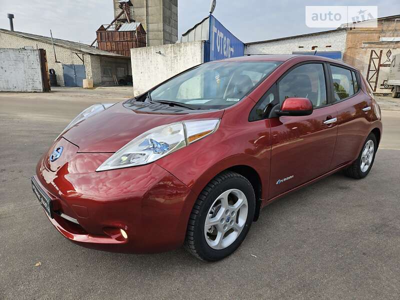 Хэтчбек Nissan Leaf 2014 в Шостке