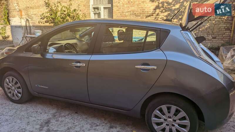 Хэтчбек Nissan Leaf 2014 в Киеве