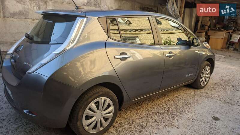 Хэтчбек Nissan Leaf 2014 в Киеве
