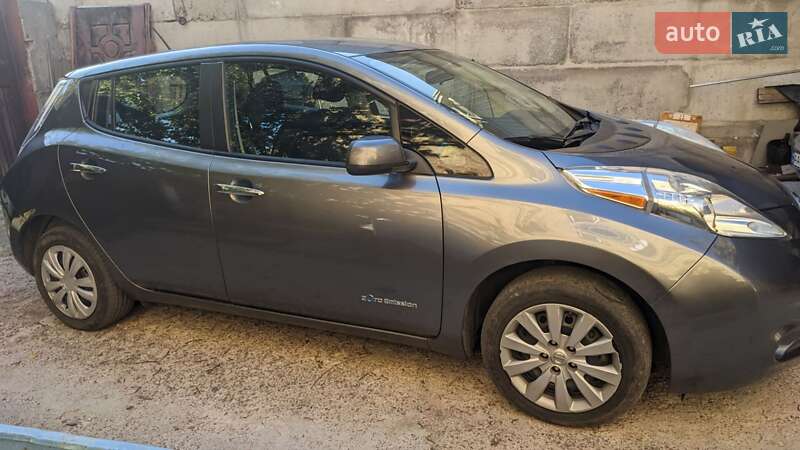 Хэтчбек Nissan Leaf 2014 в Киеве