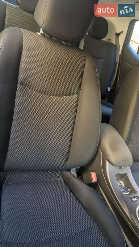 Хэтчбек Nissan Leaf 2014 в Киеве