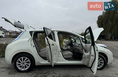 Хэтчбек Nissan Leaf 2011 в Львове