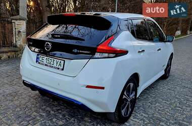 Хэтчбек Nissan Leaf 2019 в 