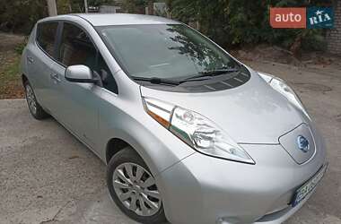 Хэтчбек Nissan Leaf 2014 в 