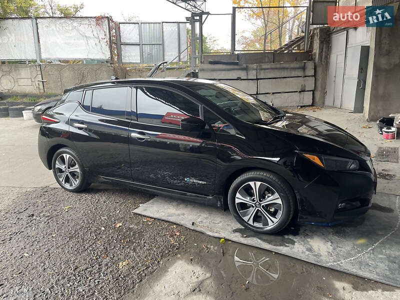 Хэтчбек Nissan Leaf 2019 в Днепре