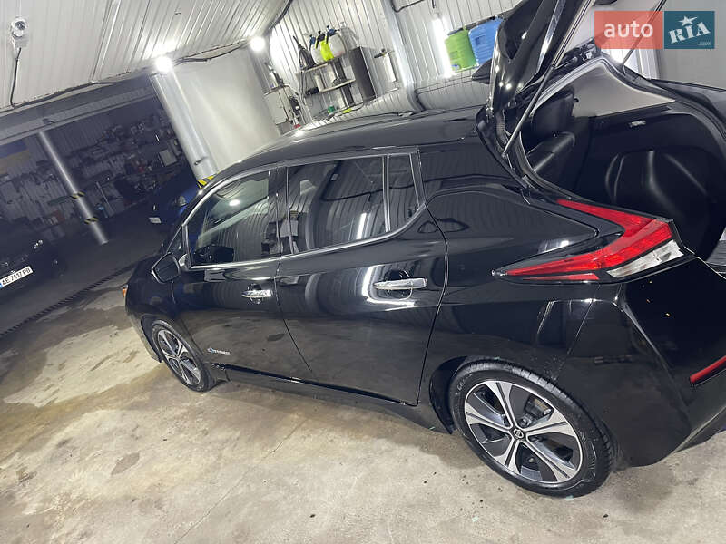 Хэтчбек Nissan Leaf 2019 в Днепре