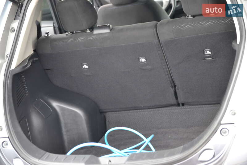 Хетчбек Nissan Leaf 2014 в Луцьку