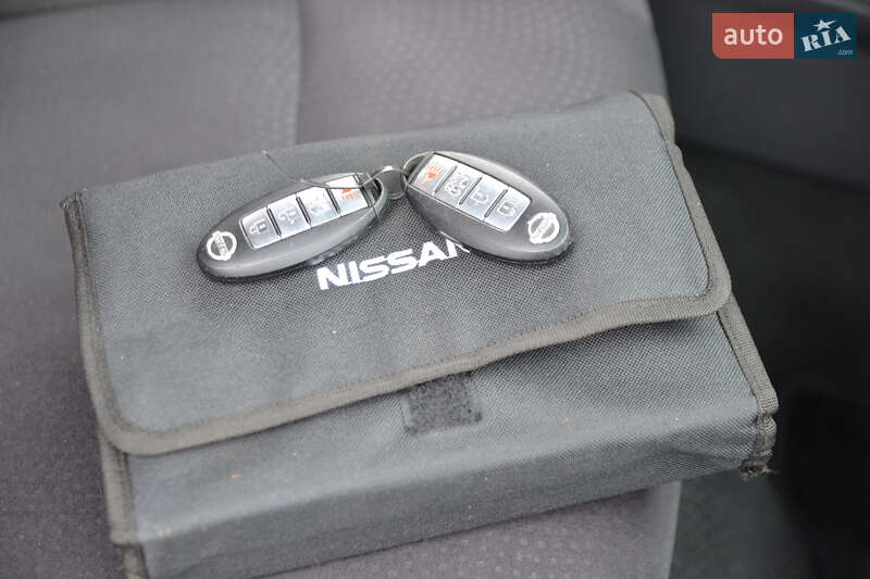 Хетчбек Nissan Leaf 2014 в Луцьку
