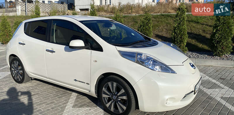 Хэтчбек Nissan Leaf 2014 в Ровно