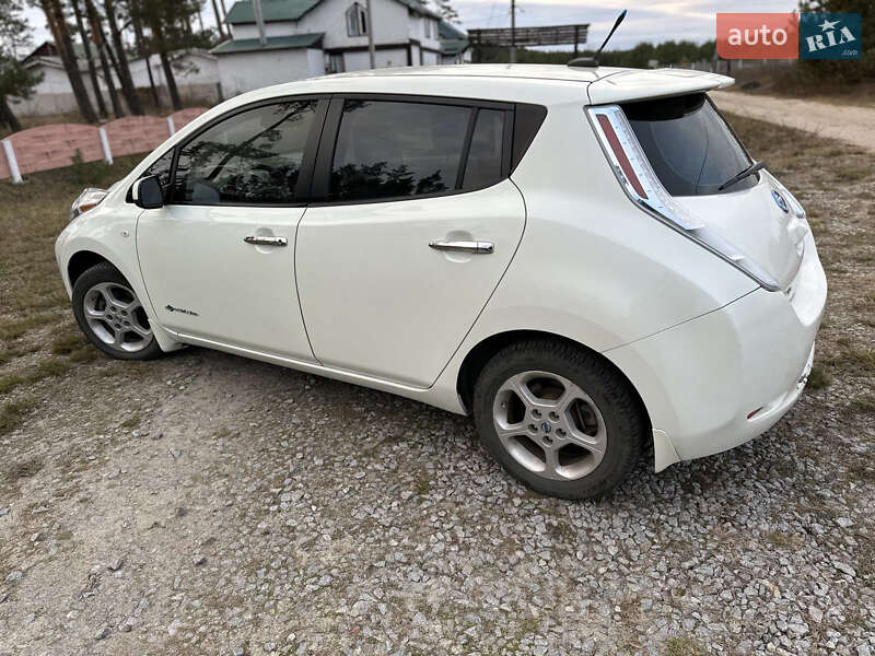 Хетчбек Nissan Leaf 2012 в Житомирі