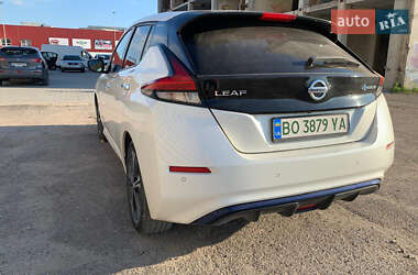 Хэтчбек Nissan Leaf 2019 в 
