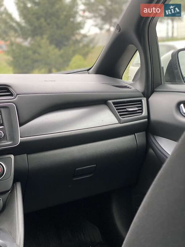 Хэтчбек Nissan Leaf 2018 в Ровно