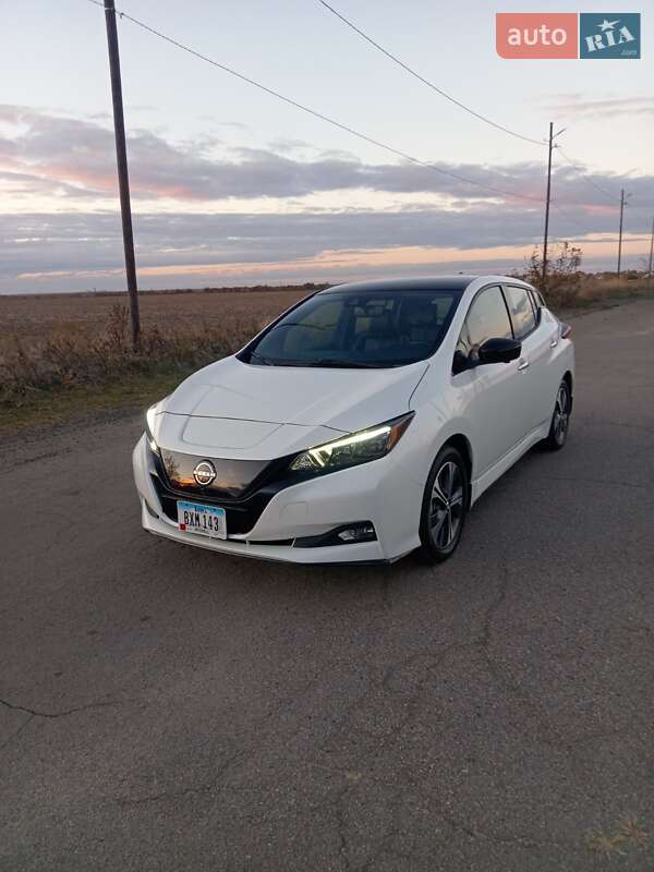 Хетчбек Nissan Leaf 2022 в Дніпрі