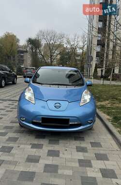 Хетчбек Nissan Leaf 2013 в Дніпрі