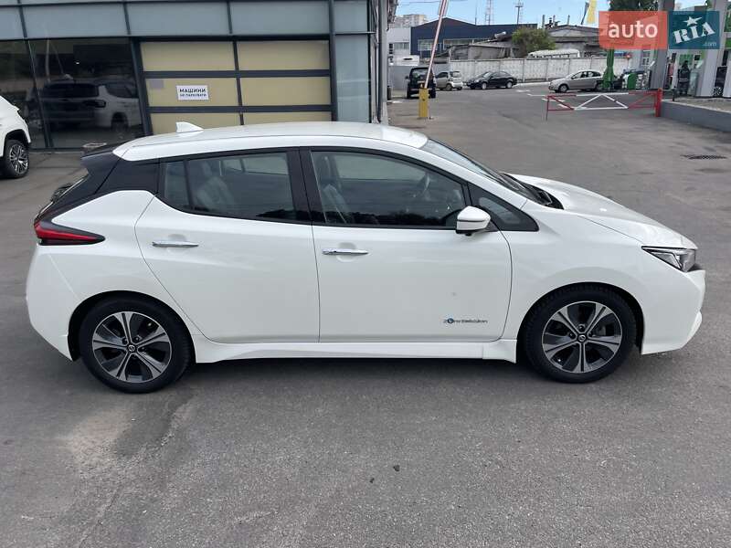 Хэтчбек Nissan Leaf 2018 в Одессе