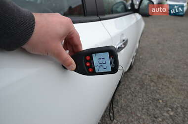 Хэтчбек Nissan Leaf 2015 в 