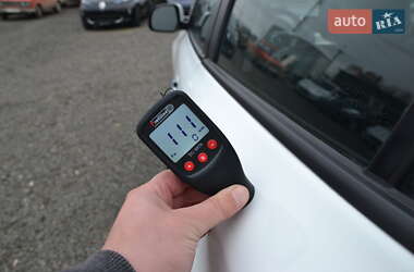 Хэтчбек Nissan Leaf 2015 в 