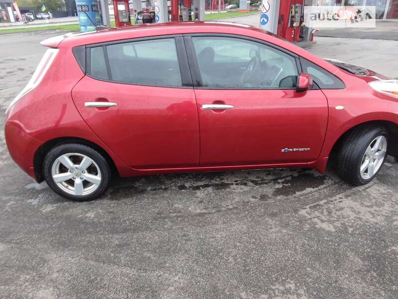 Хэтчбек Nissan Leaf 2014 в Тернополе