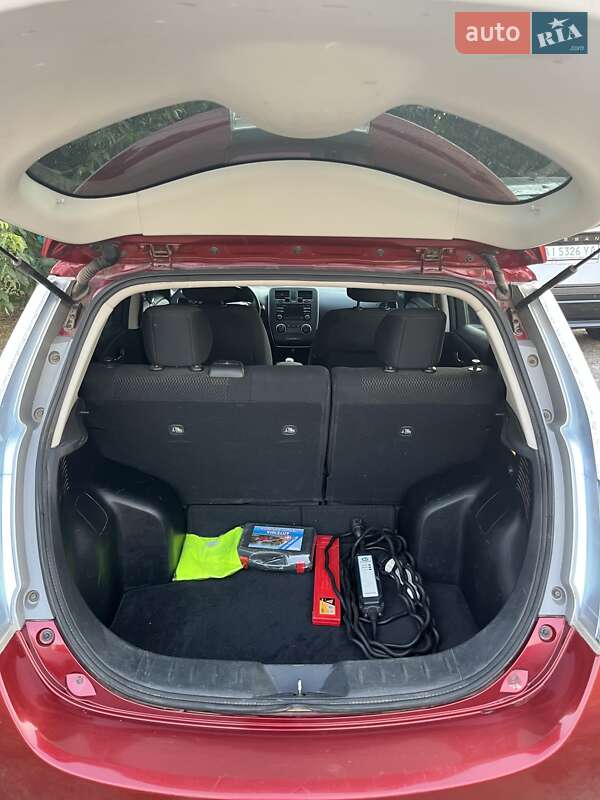 Хэтчбек Nissan Leaf 2013 в Сумах