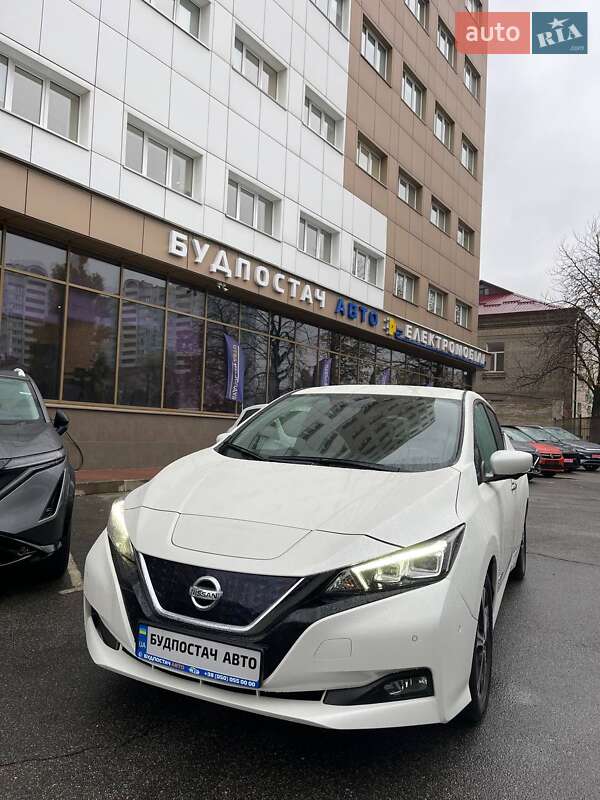 Хетчбек Nissan Leaf 2019 в 
