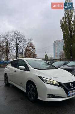 Хетчбек Nissan Leaf 2019 в 
