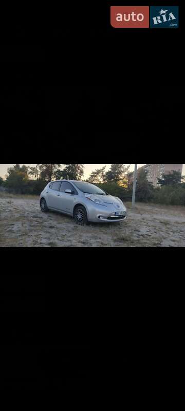 Хэтчбек Nissan Leaf 2014 в 