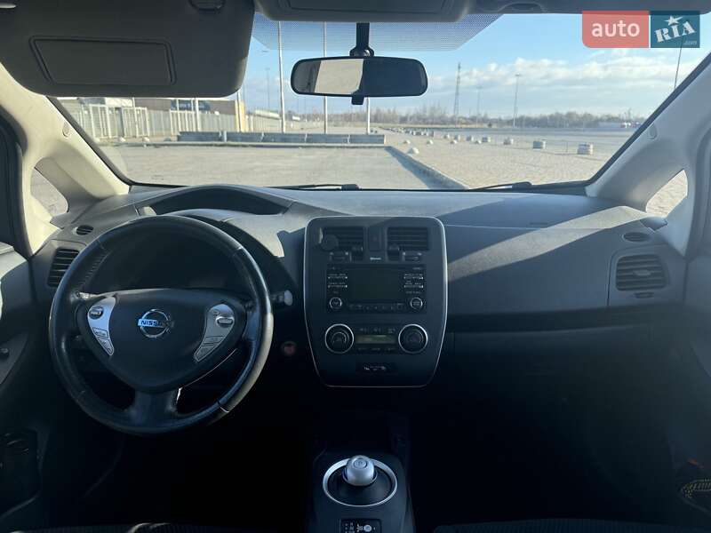 Хэтчбек Nissan Leaf 2014 в Львове