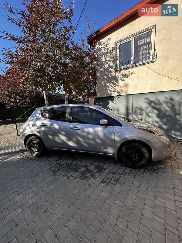 Хетчбек Nissan Leaf 2015 в Одесі