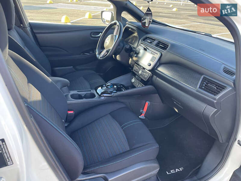Хэтчбек Nissan Leaf 2019 в Киеве