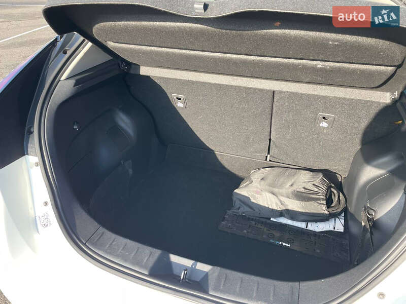 Хэтчбек Nissan Leaf 2019 в Киеве