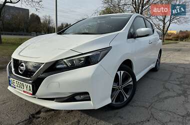 Хетчбек Nissan Leaf 2021 в 