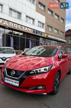 Хэтчбек Nissan Leaf 2019 в Киеве