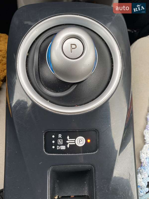 Хэтчбек Nissan Leaf 2011 в Ровно