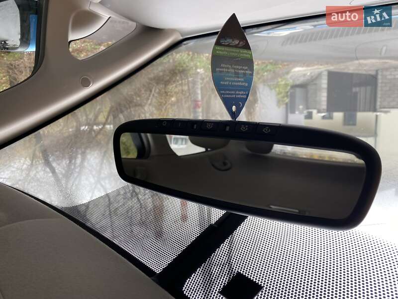 Хэтчбек Nissan Leaf 2011 в Ровно