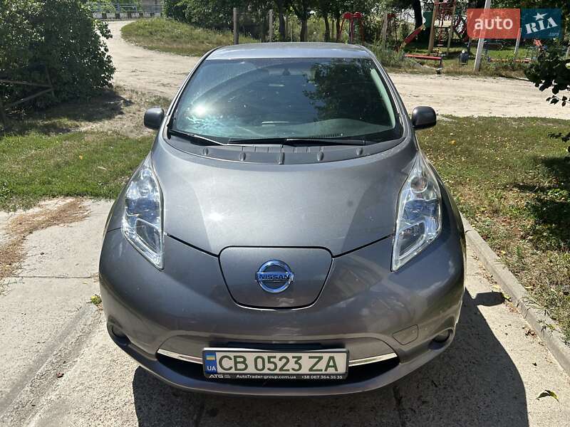 Хэтчбек Nissan Leaf 2015 в Чернигове
