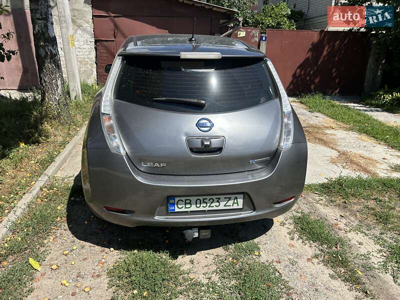 Хэтчбек Nissan Leaf 2015 в Чернигове