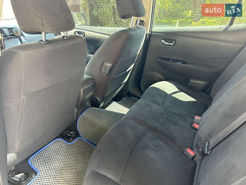 Хэтчбек Nissan Leaf 2015 в Чернигове