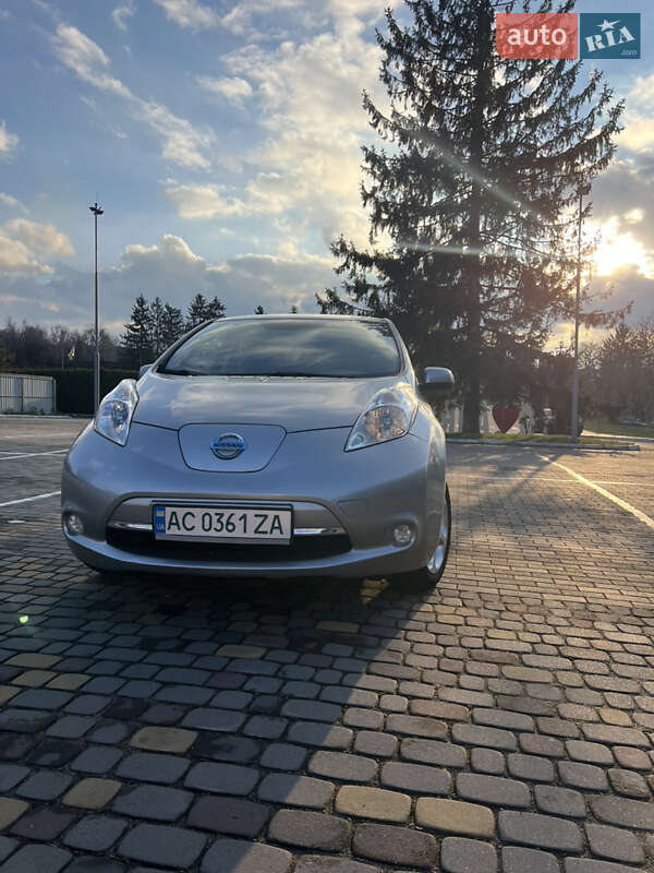 Хетчбек Nissan Leaf 2016 в Луцьку