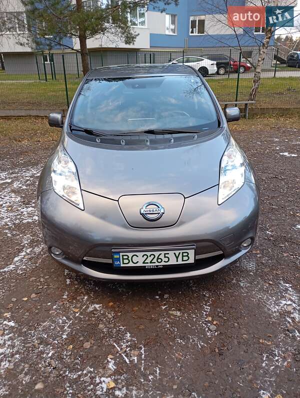 Хэтчбек Nissan Leaf 2014 в Львове