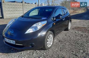 Хэтчбек Nissan Leaf 2013 в 