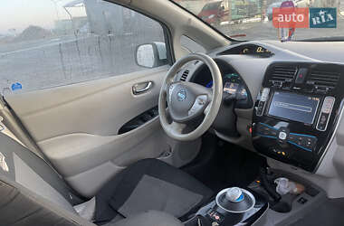 Хетчбек Nissan Leaf 2013 в Чернівцях